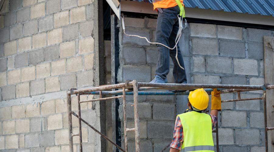 Expert Emergency Roof Repairs services in Ixonia, WI